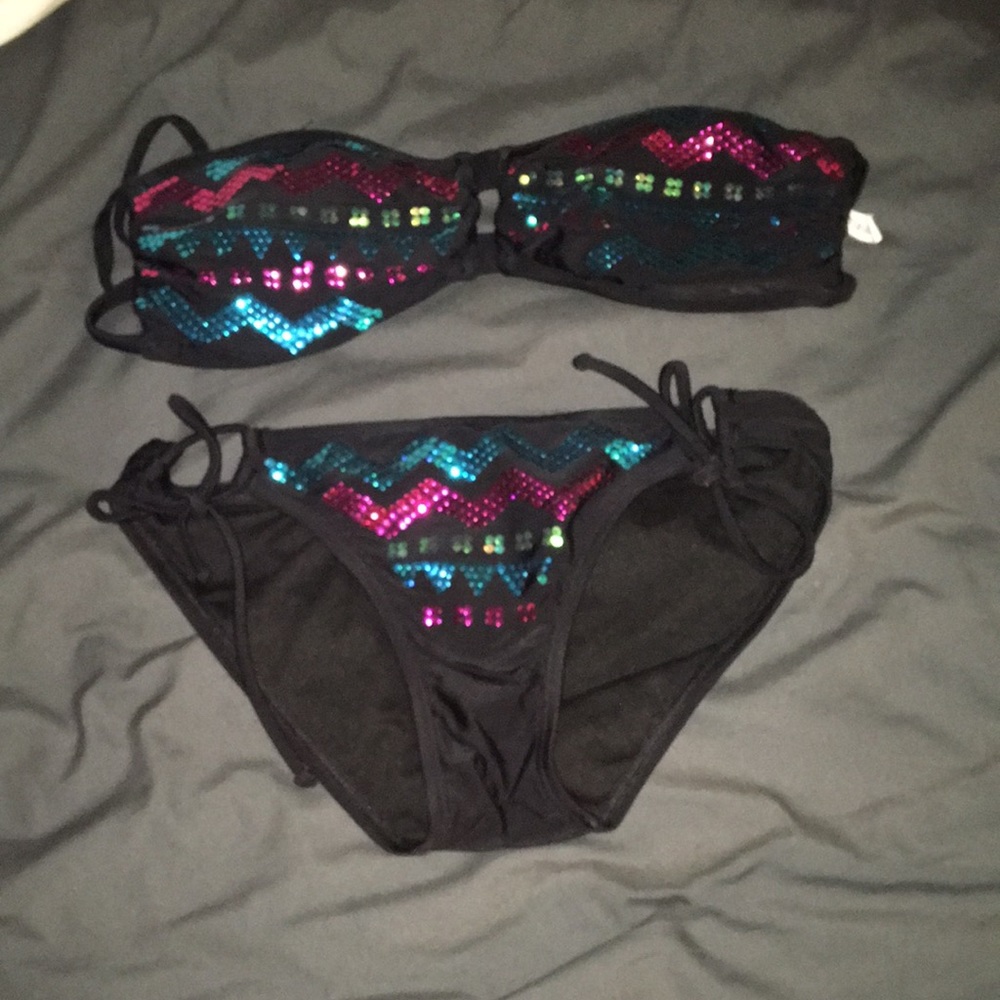Juniors swimsuit NEVER worn
